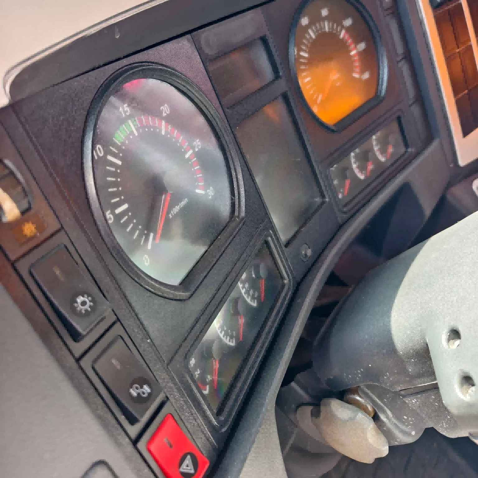 DashboardLayoutandInstrumentClusterInsideShacman DashboardLayoutandInstrumentClusterInsideShacman